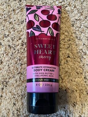 Bath & Body Works Sweet Heart Cherry Body Cream - Pink, Red, Black